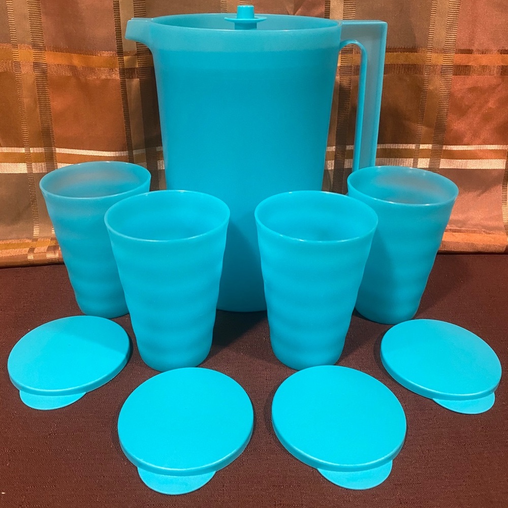 Tupperware pitcher and tumblers